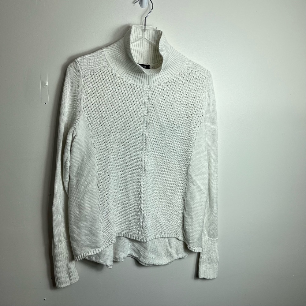 White house black market white cable knit sweater size Medium 1398